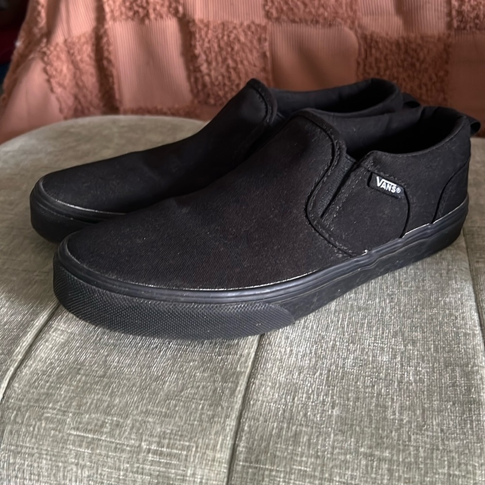 Vans- black on black